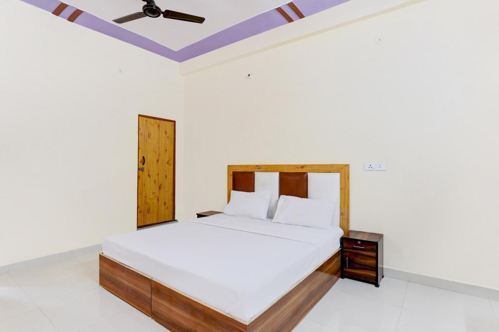 Hotel O Blu Moon Газиабад Экстерьер фото