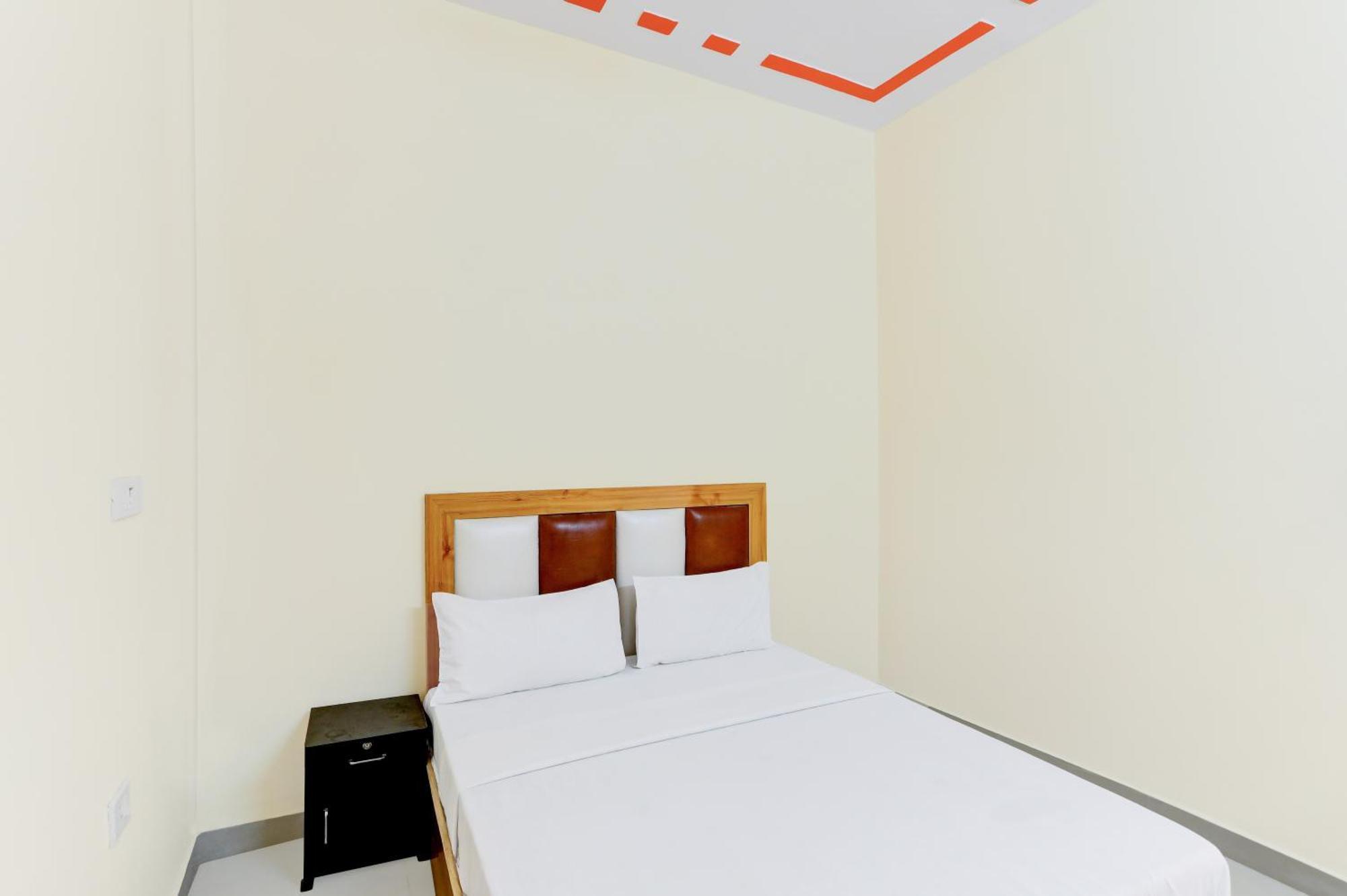 Hotel O Blu Moon Газиабад Экстерьер фото
