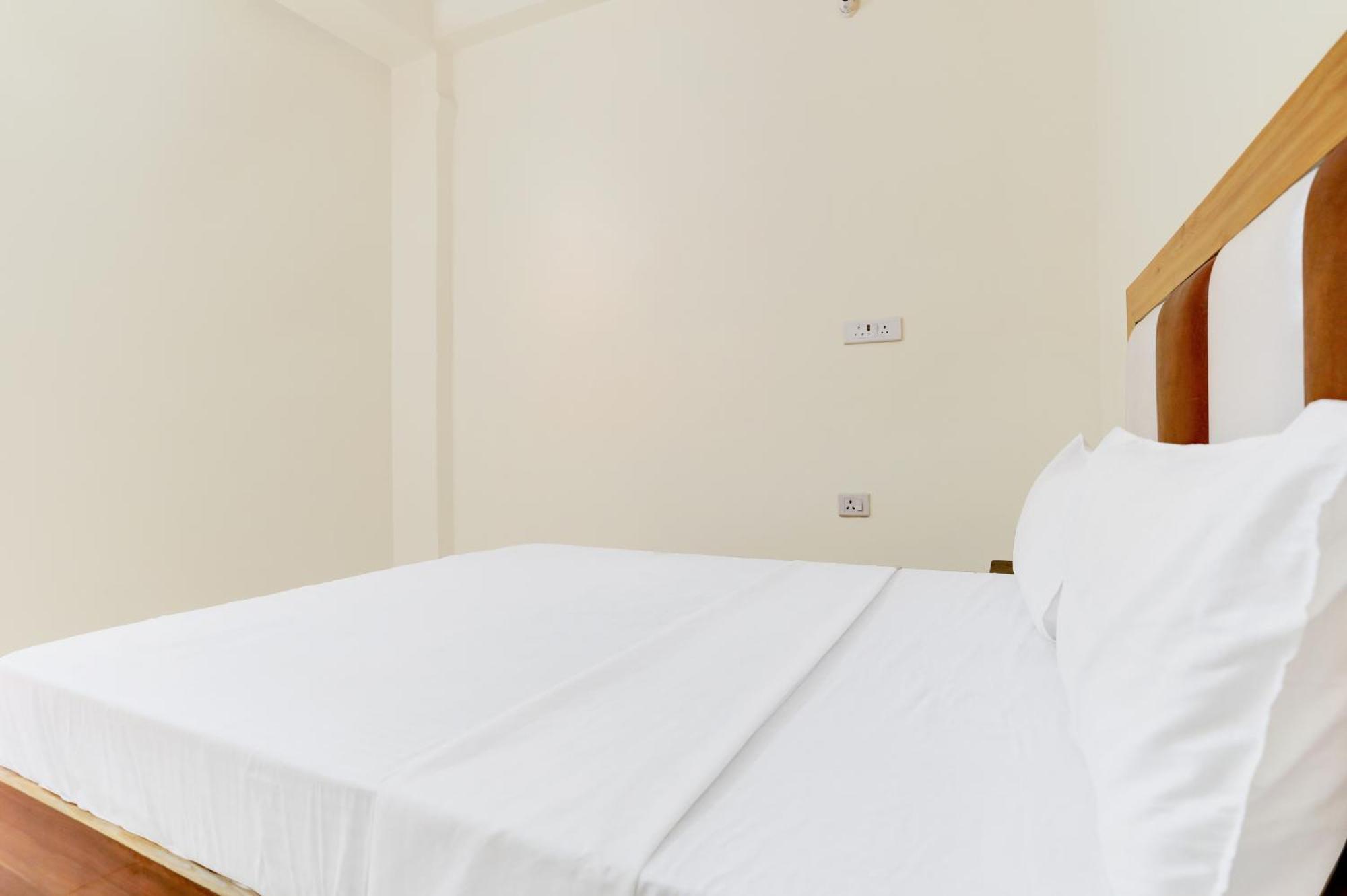Hotel O Blu Moon Газиабад Экстерьер фото